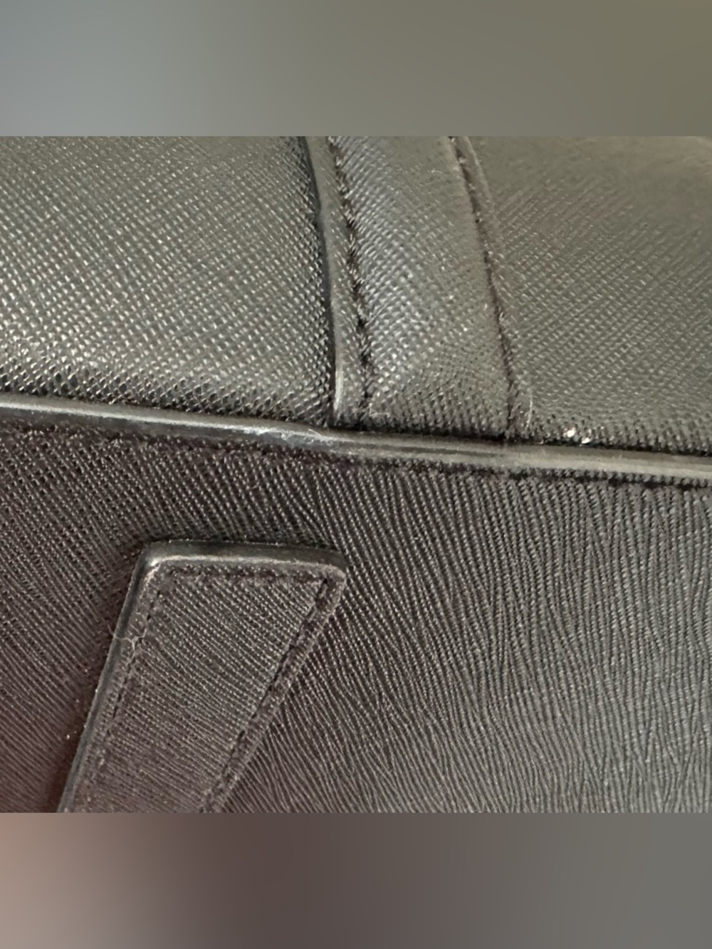 Kate Spade Newbury Lane Dally black zip close gold hardware very good condition - Picture 16 of 17